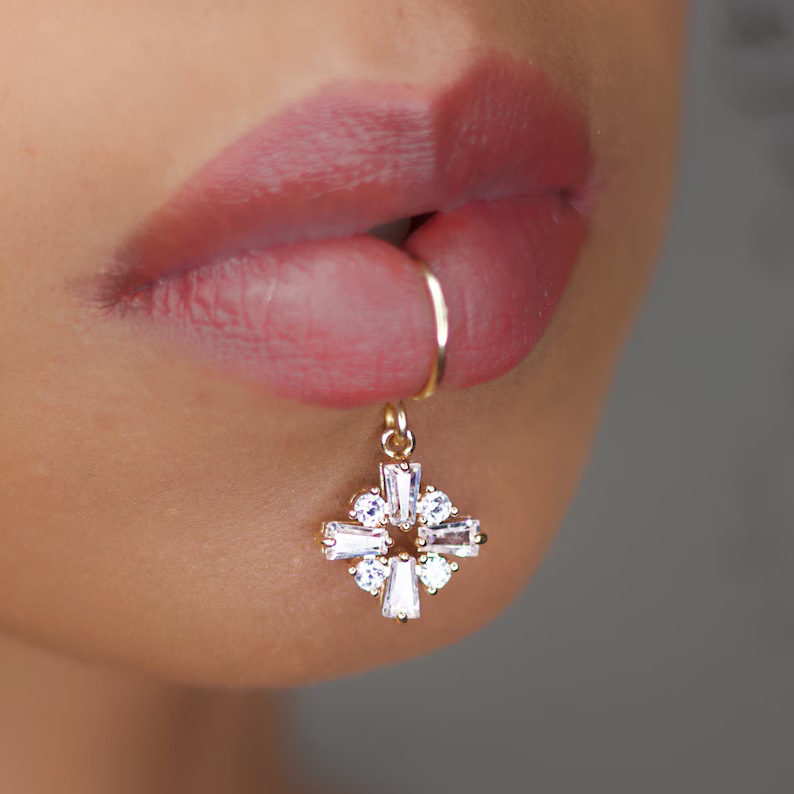 Luxury Gold Color Flower Shape - Body Jewelry Earrings recension och pris
